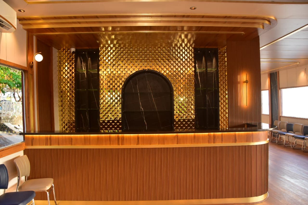 Seanz Cruise dining